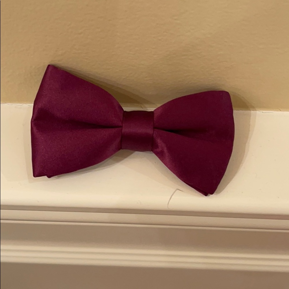 Bow tie